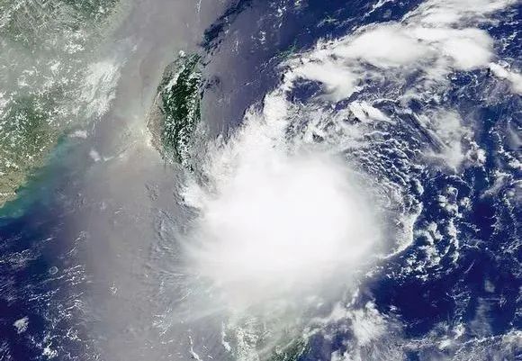 臺(tái)風(fēng)“潭美”來襲！東部和南部海域有大風(fēng)...